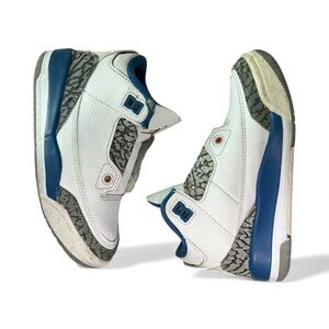 Toddler Nike Jordan retro 3 wizards. SIZE 11C